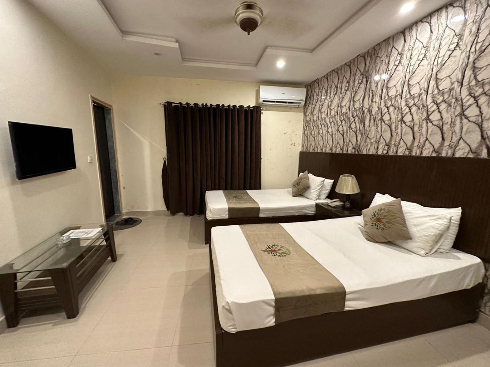 Hotel Green Fort Gulberg Lahore Exteriör bild