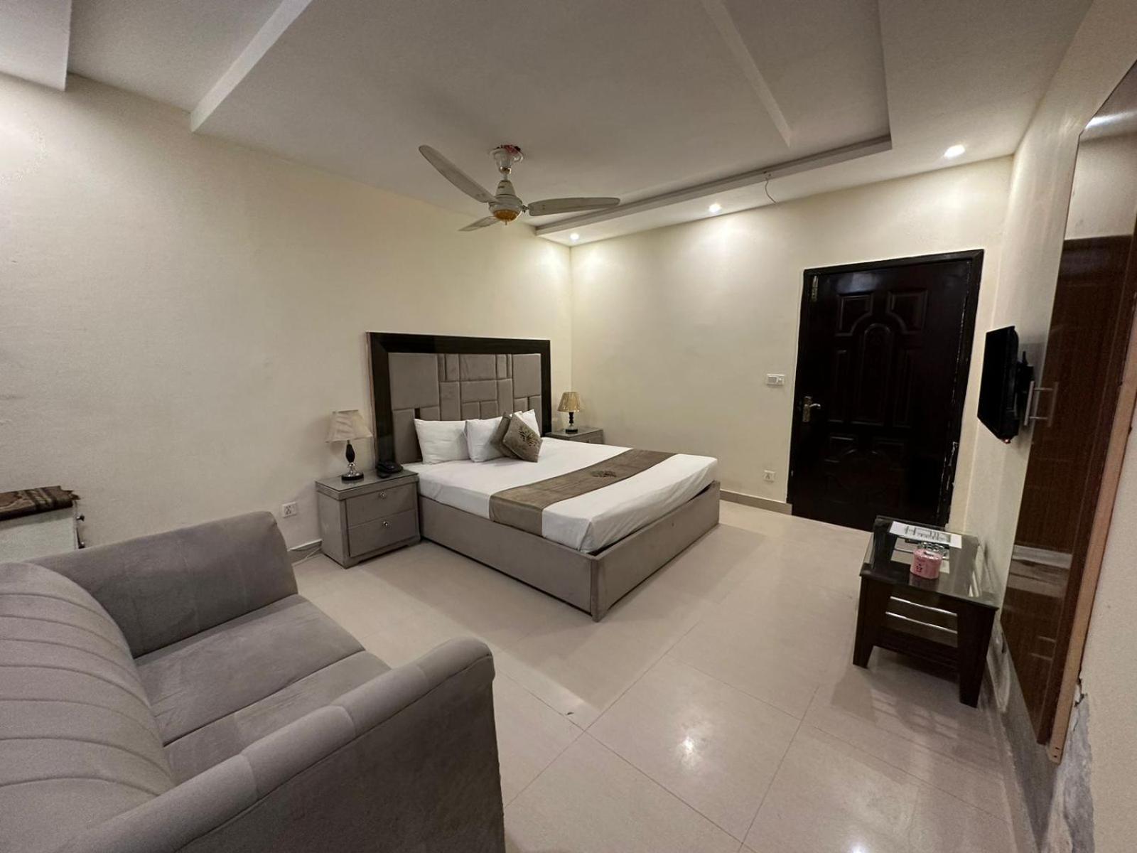 Hotel Green Fort Gulberg Lahore Exteriör bild