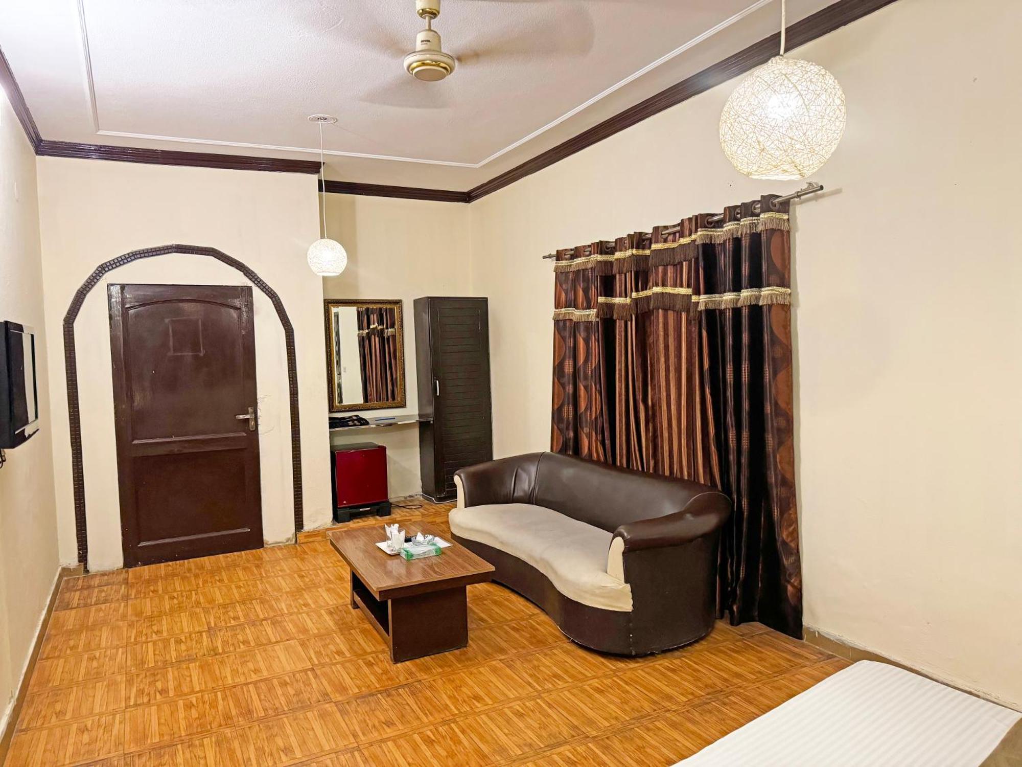 Hotel Green Fort Gulberg Lahore Exteriör bild