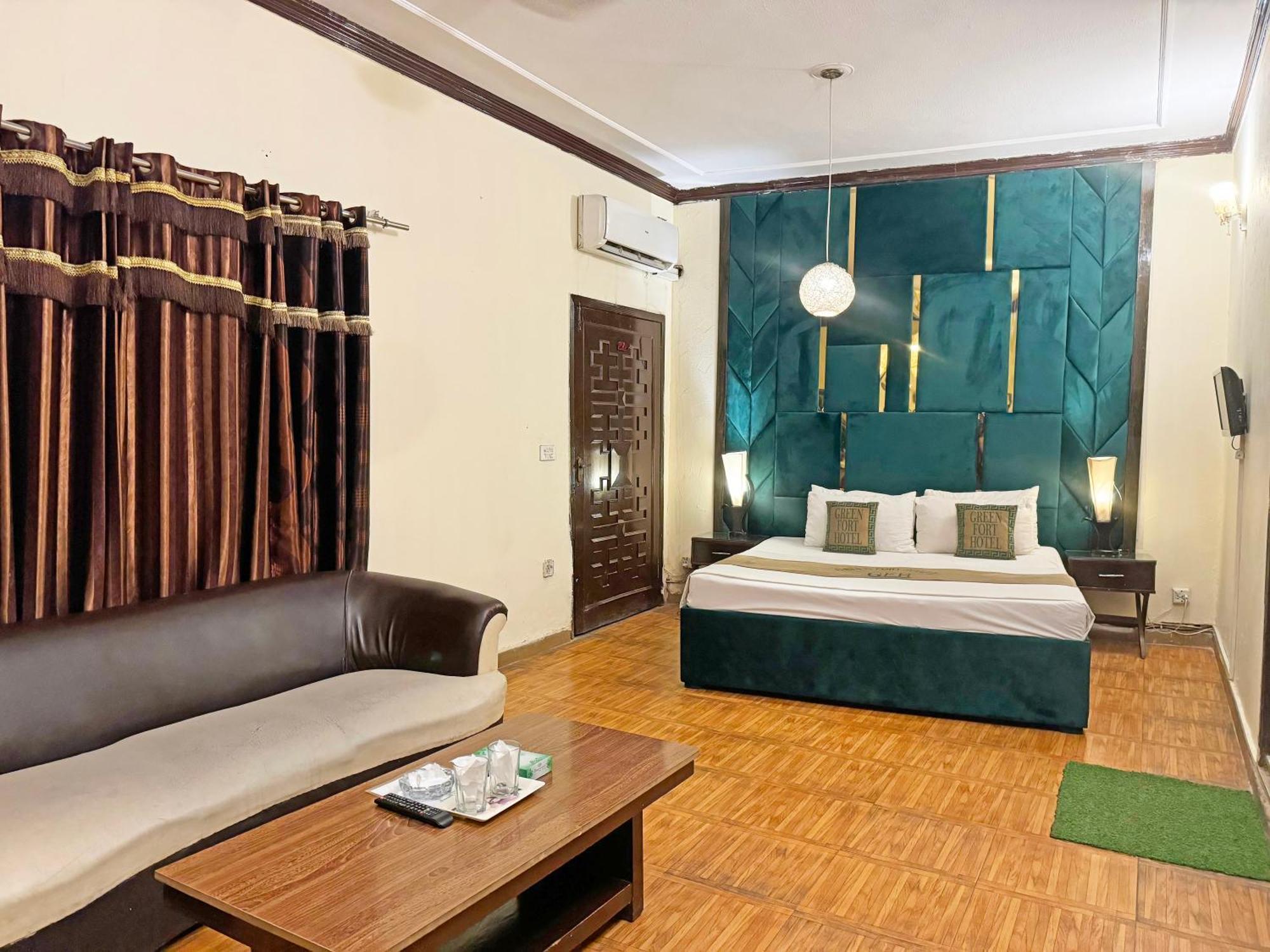 Hotel Green Fort Gulberg Lahore Exteriör bild
