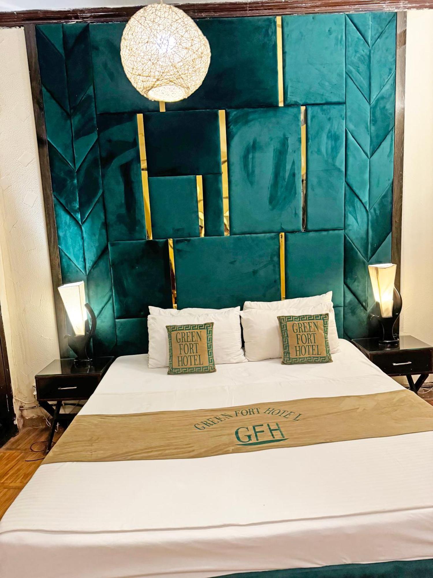 Hotel Green Fort Gulberg Lahore Exteriör bild