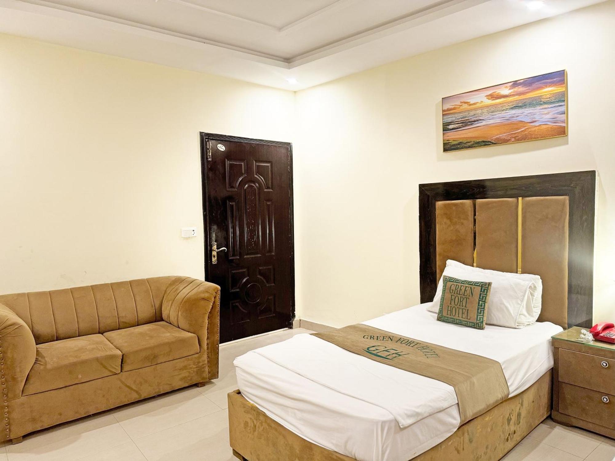 Hotel Green Fort Gulberg Lahore Exteriör bild