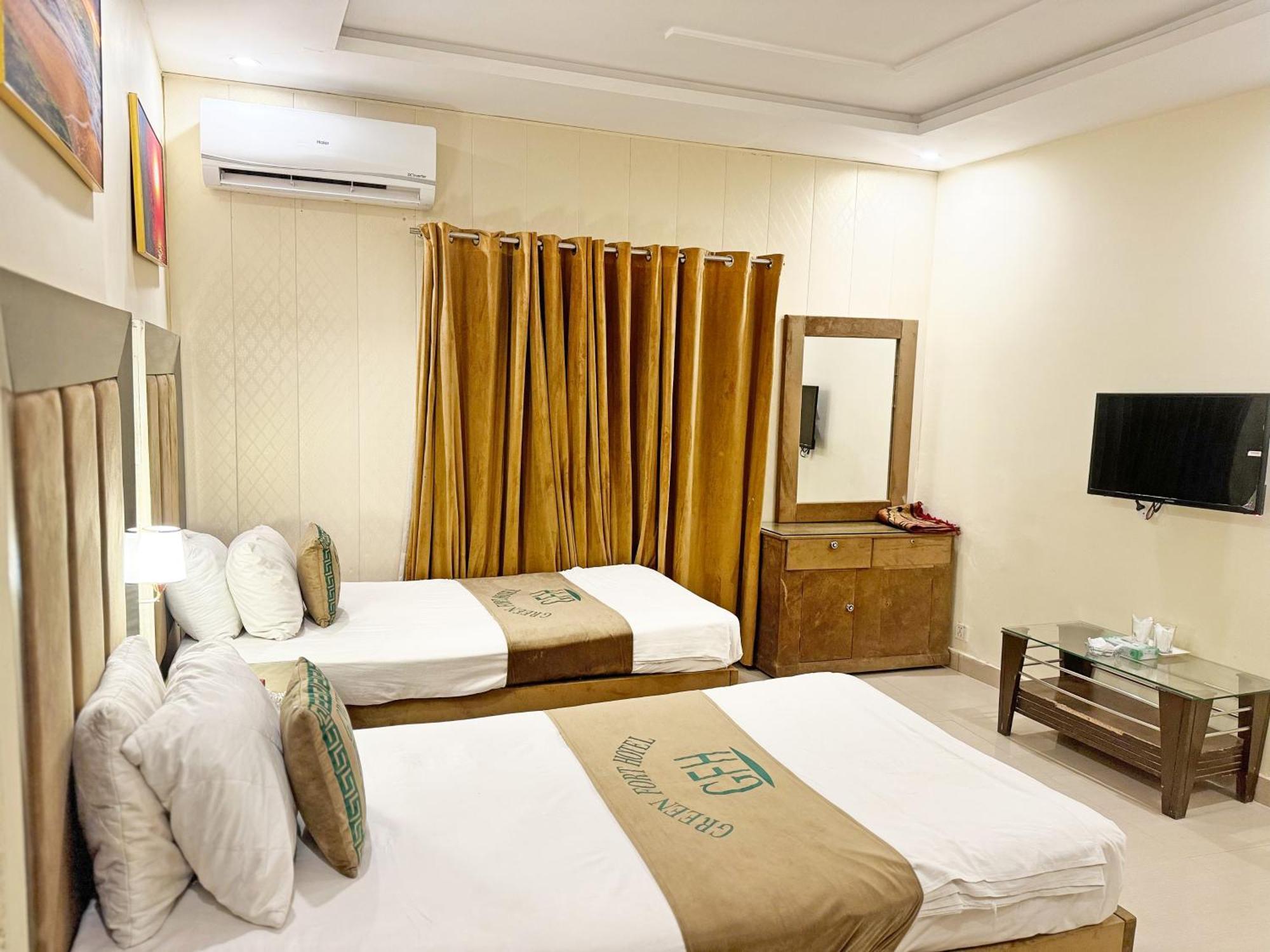 Hotel Green Fort Gulberg Lahore Exteriör bild