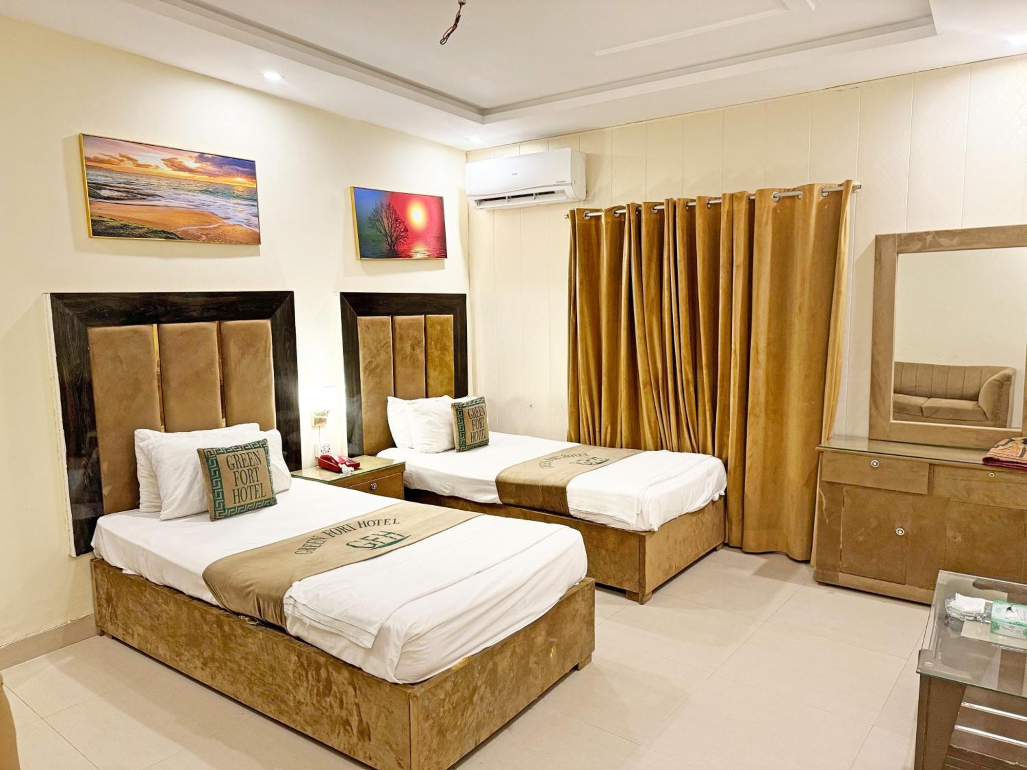 Hotel Green Fort Gulberg Lahore Exteriör bild