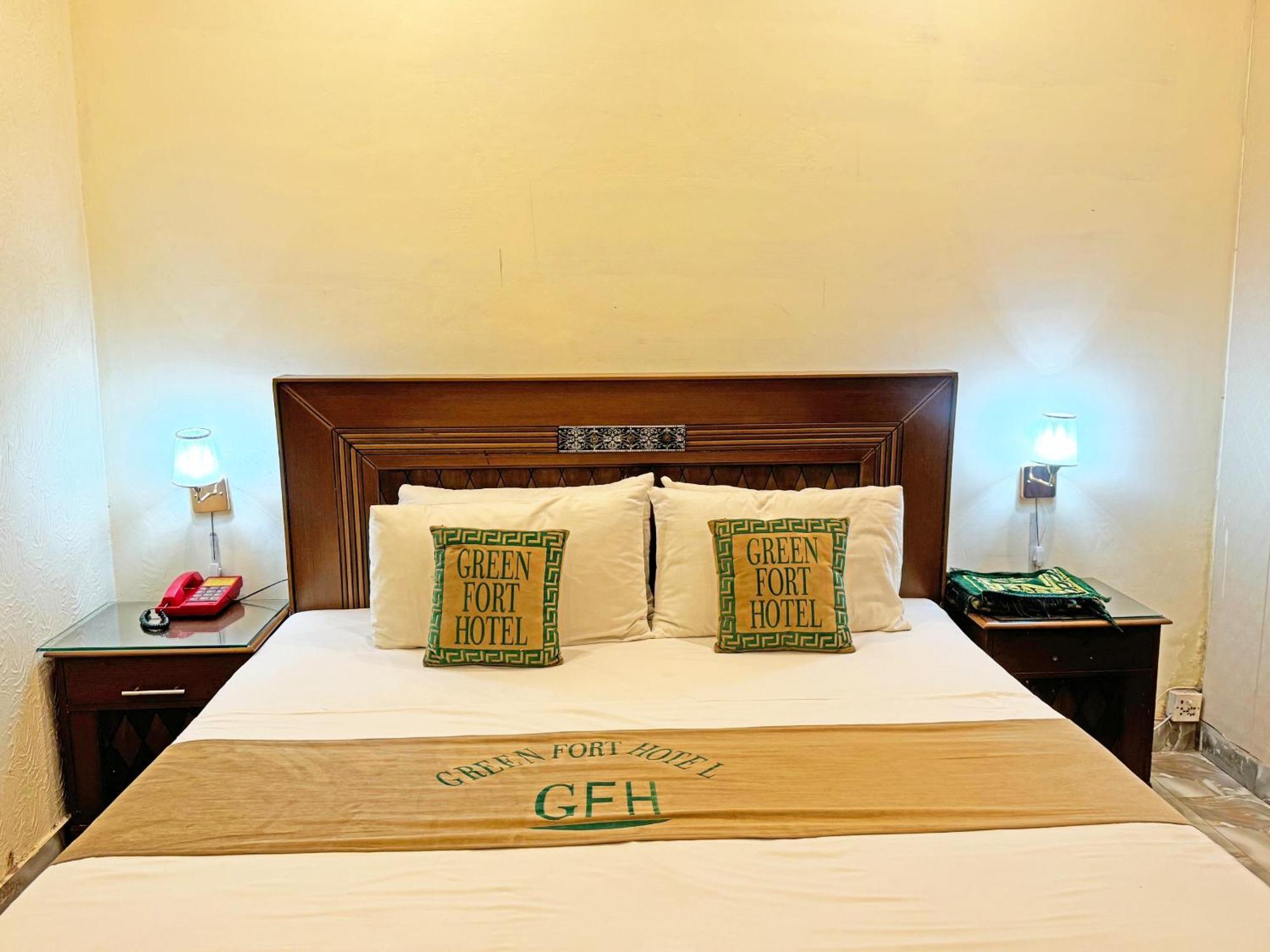 Hotel Green Fort Gulberg Lahore Exteriör bild